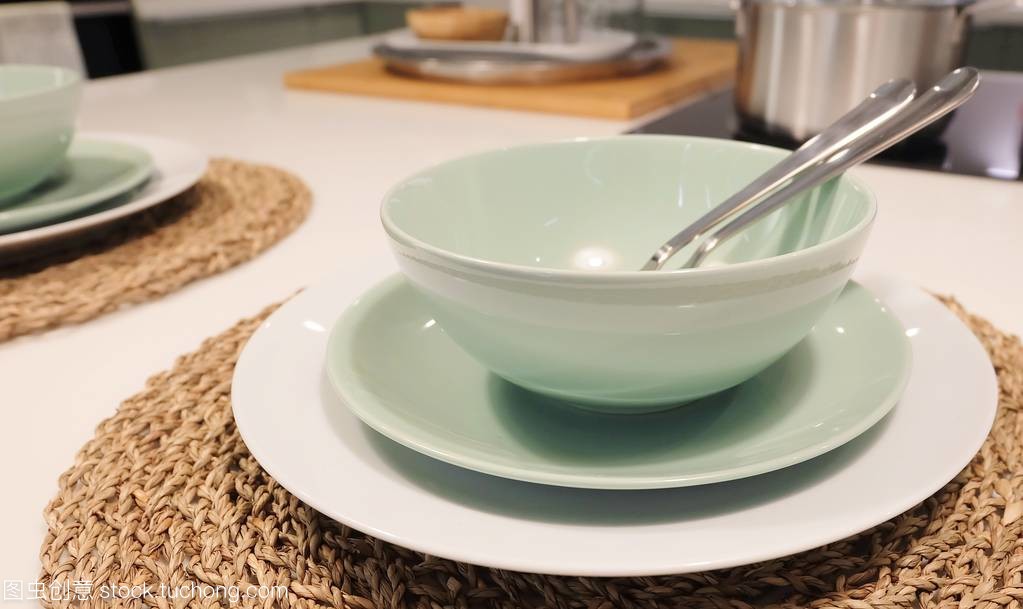精致陶瓷餐具 传统工艺与现代生活的完美碰撞
