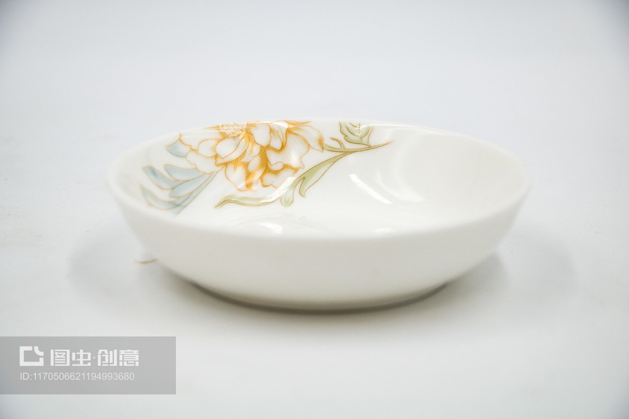 餐桌上的艺术 探寻陶瓷工艺品餐具碟子的魅力